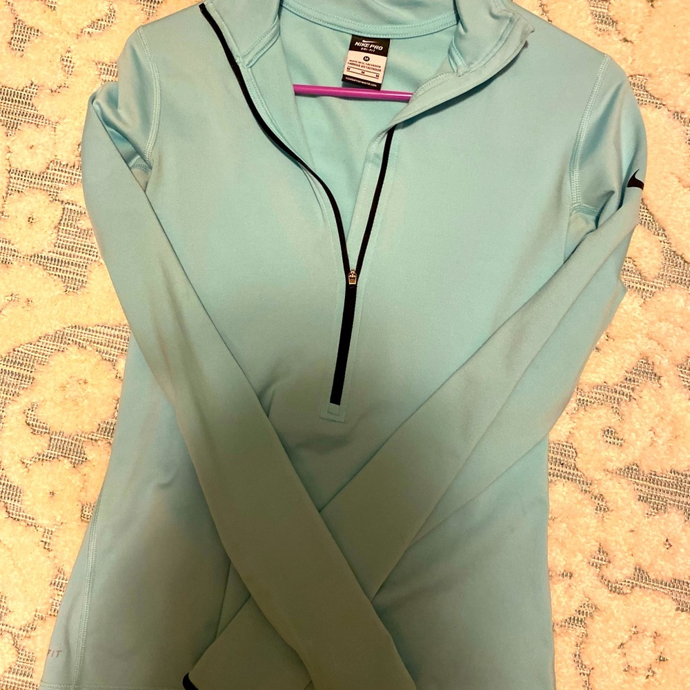 Women’s Nike pro dri-fit pullover